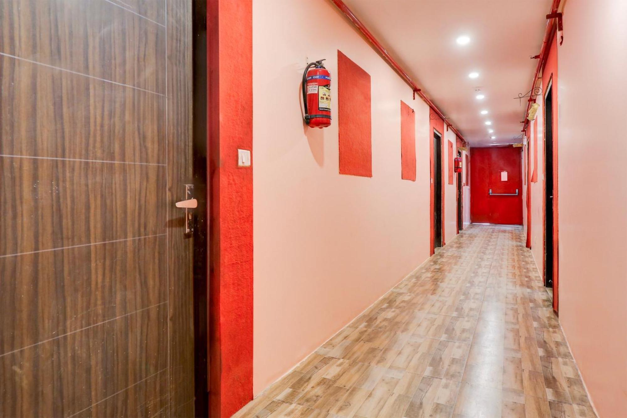 Super Hotel O S J Residency Δελχί Εξωτερικό φωτογραφία