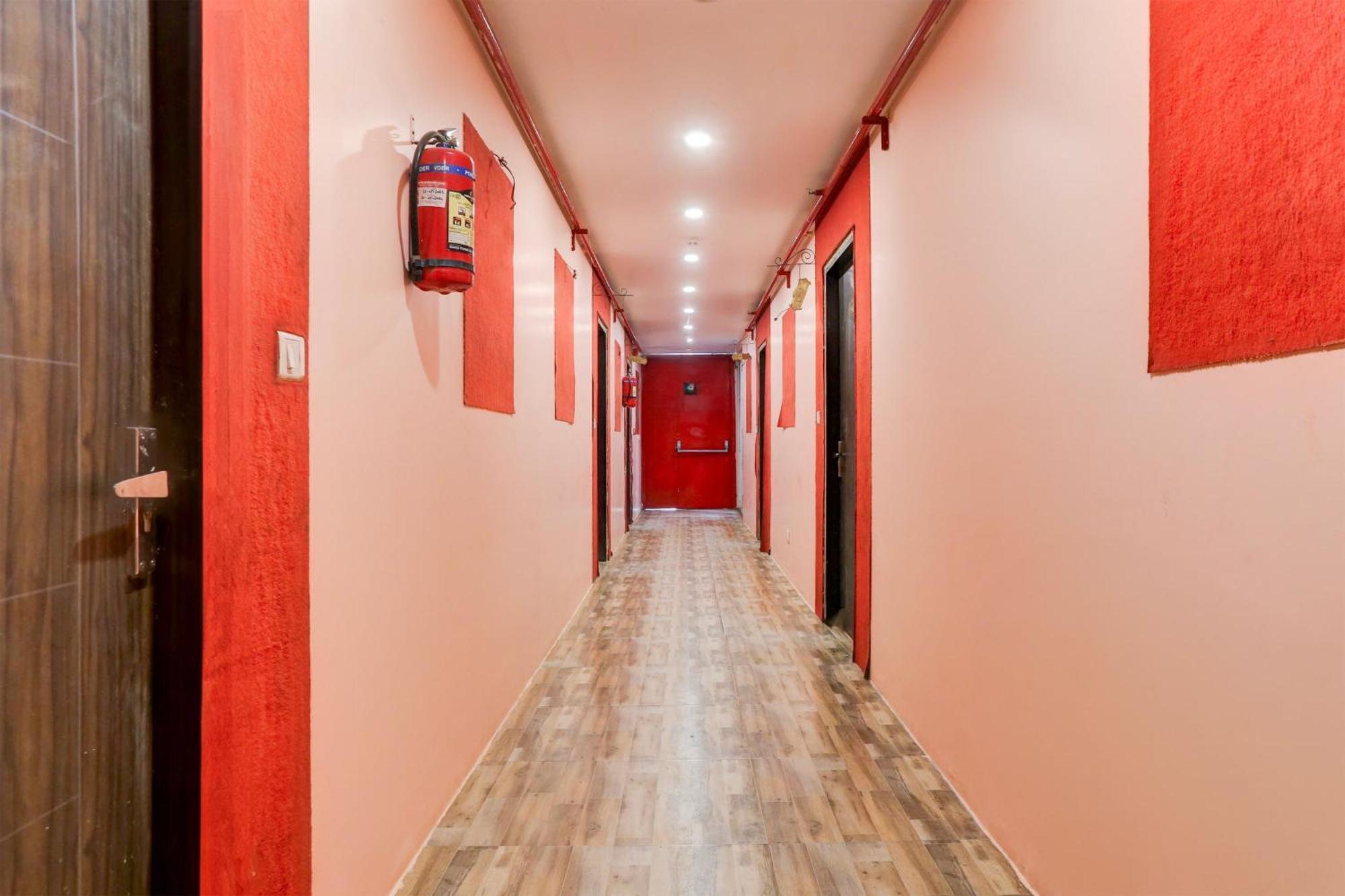 Super Hotel O S J Residency Δελχί Εξωτερικό φωτογραφία